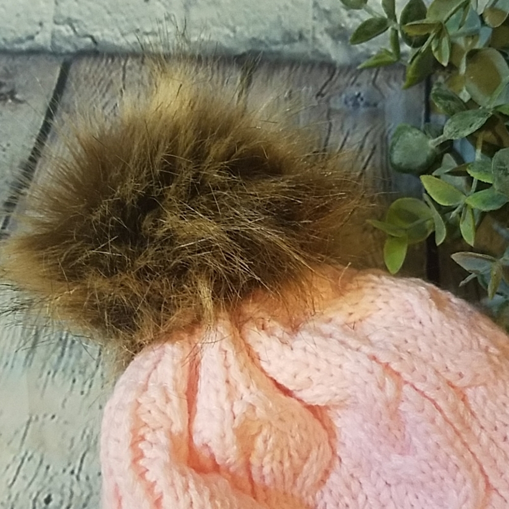 💥💥SALE💥💥New Light Pink Beanie with Pom Pom - Picture 2 of 3